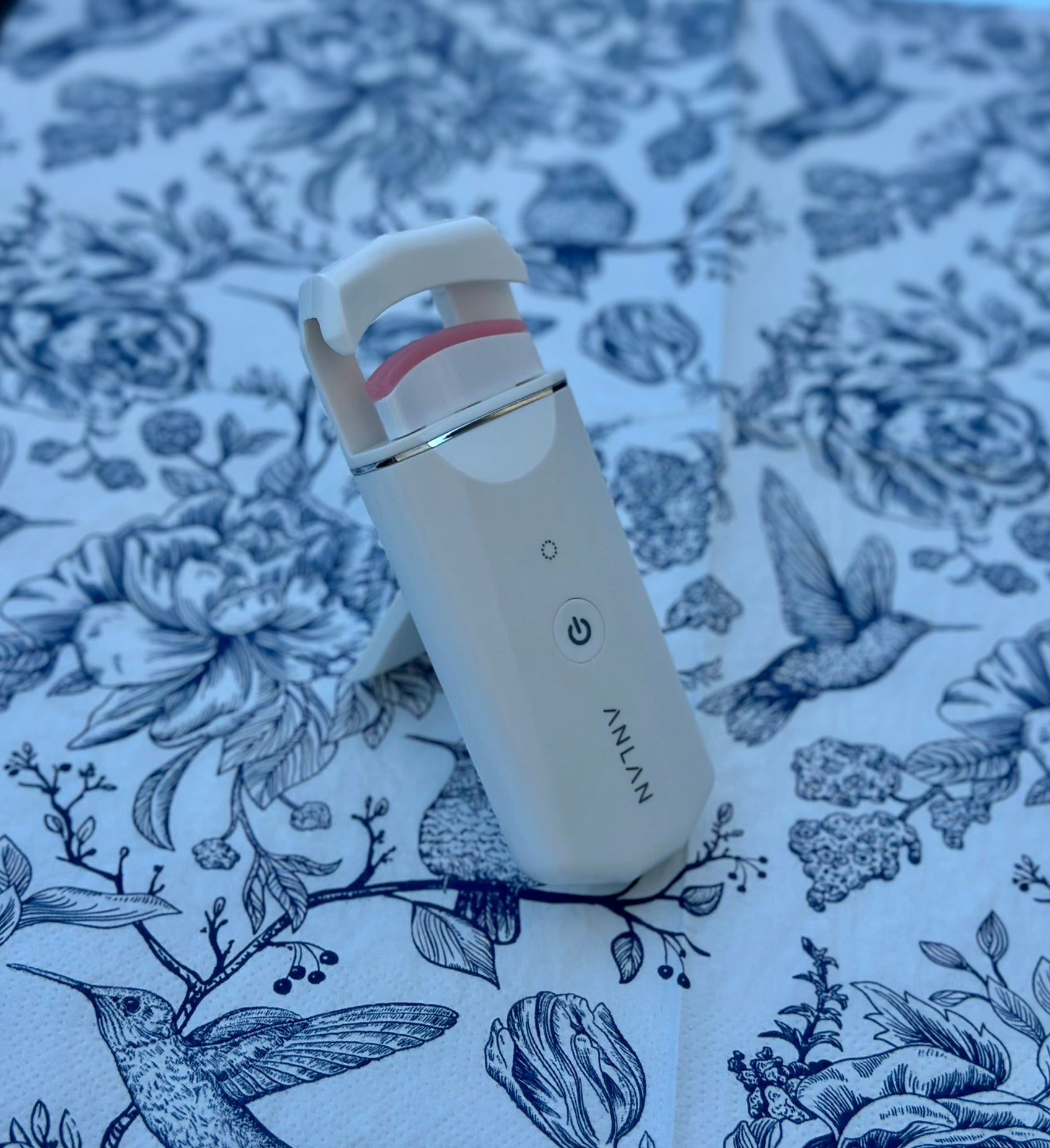 A Beauty Ritual for Bright Eyes: How to Use the Anlan Electric Eyelash Curler
